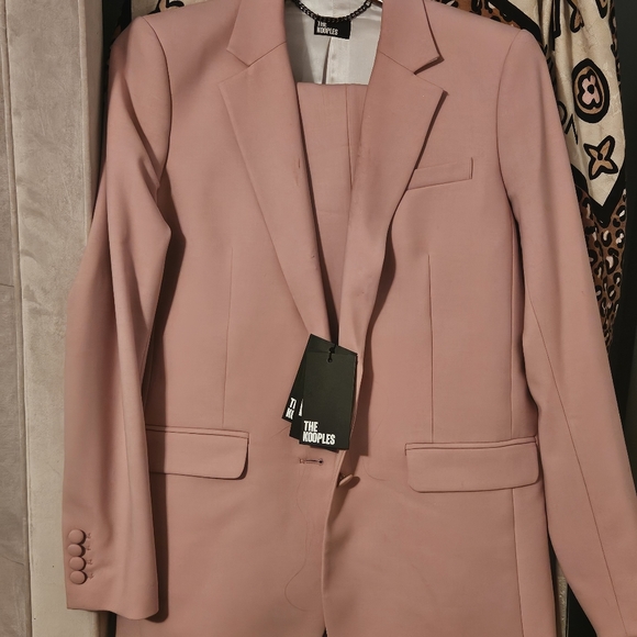 The Kooples - Pink Pant Suit...cause Pink is the new Black - Picture 4 of 5